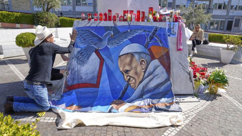 A Vatikánban a hírek szerint Ferenc pápa egészségi állapota továbbra is stabilnak mondható.