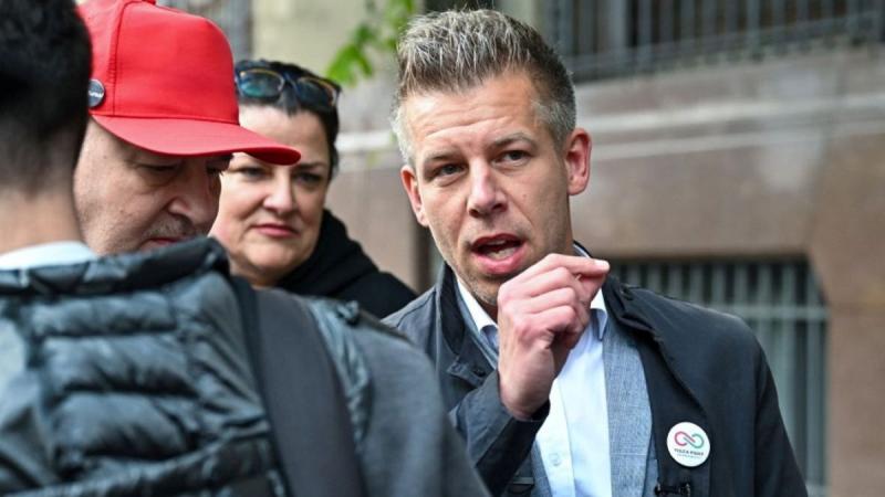 Zűrzavar keletkezett az erőviszonyokban: Magyar Péterék nyíltan a nemzeti érdekek ellen lépnek fel - Mandiner.