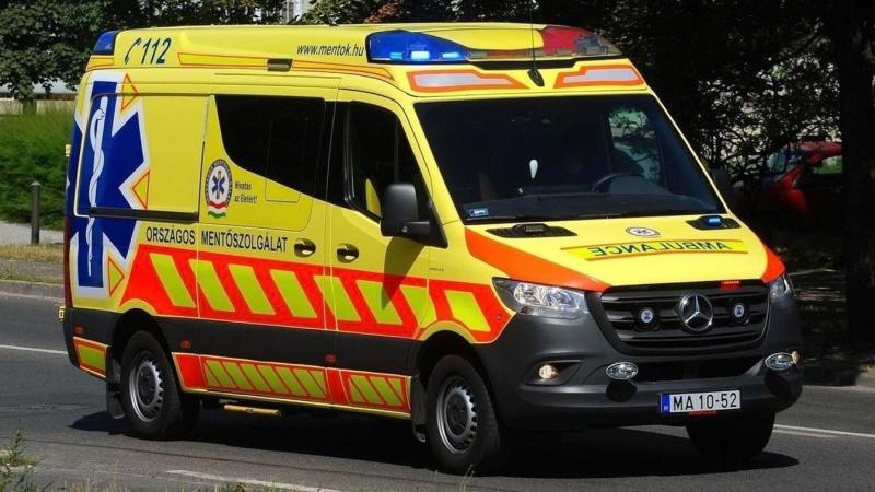 Egy 14 éves fiatal fiú kábítószer okozta rosszulléte miatt került kórházba, ami komoly aggodalmat keltett a helyi közösségben. A rendőrség már nagy erőkkel nyomoz az ügyben, hogy kiderítse, honnan származott az anyag, és hogyan juthatott el a fiúhoz.