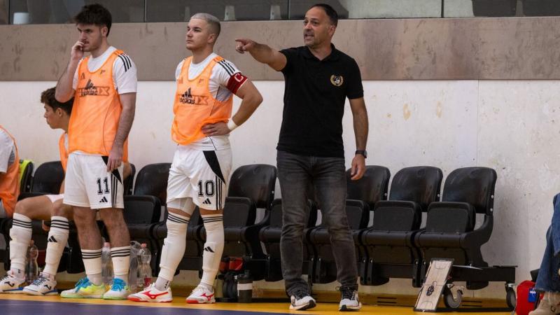 A DEAC futsalcsapata folyamatosan éber és fókuszált maradt a mérkőzés során.