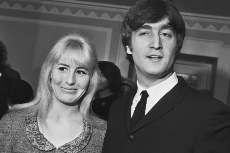 Cynthia Lennon: Milyen események zajlottak le a híres zenész mellett, akivel bonyolult és fájdalmas házasságot kötött?