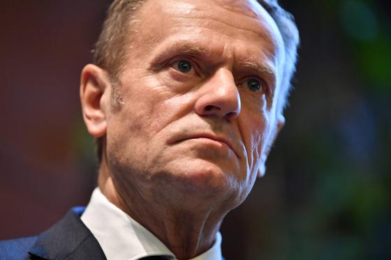 Tusk: Oroszország világszerte légitársaságok ellen irányuló terrortámadásokat szervezett.