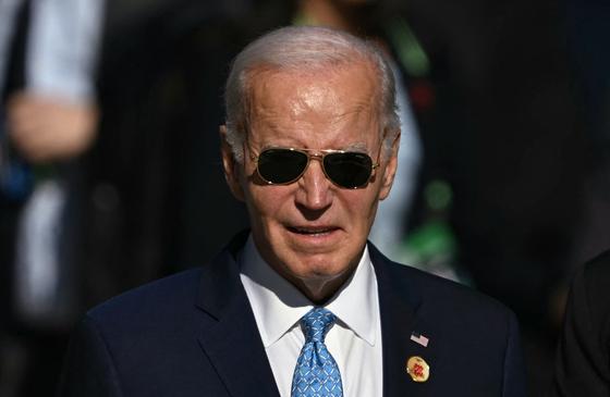 Joe Biden megállapodást kötött egy művészeti ügynökséggel.