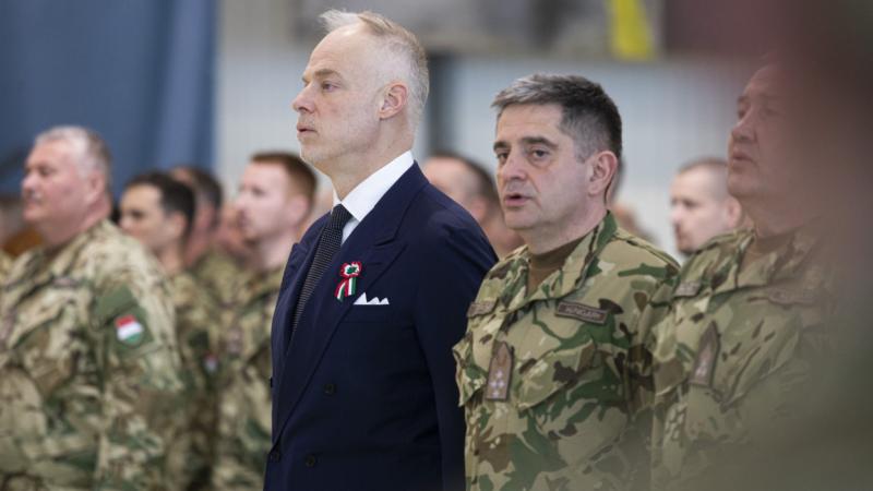 Március 15-én az állam számos rangos kitüntetést osztott ki, hogy elismerje a kiváló teljesítményeket. Az alábbiakban megtalálható a jutalmazottak névsora, akik hozzájárultak közösségünk fejlődéséhez - Pénzcentrum.
