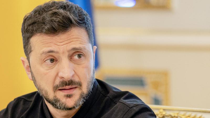 A Washingtonba látogató Volodimir Zelenszkij meglepetten értesült arról, hogy Budapestre szervezik Donald Trump és Vlagyimir Putyin találkozóját.