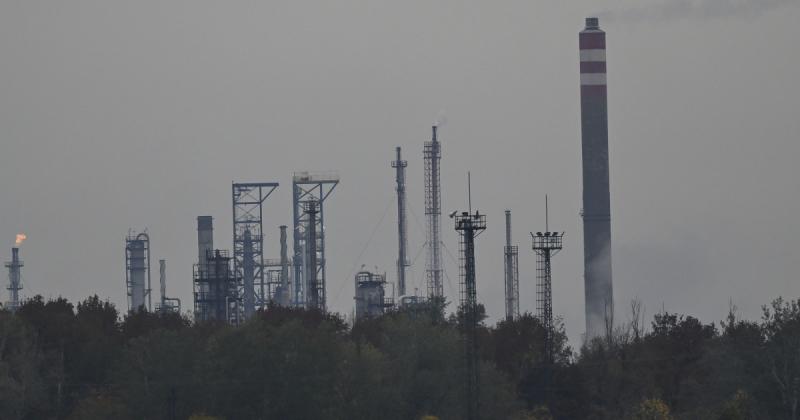 A Mol Dunai Finomítójában már sikerült megfékezni a lángokat.
