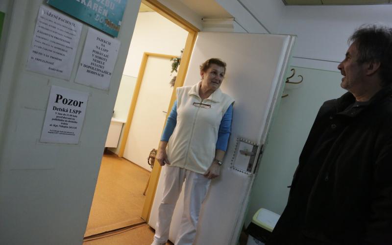 Az ügyeleten dolgozó orvost halálosan megfenyegette egy férfi, akinek csuklóján bilincs zárult.