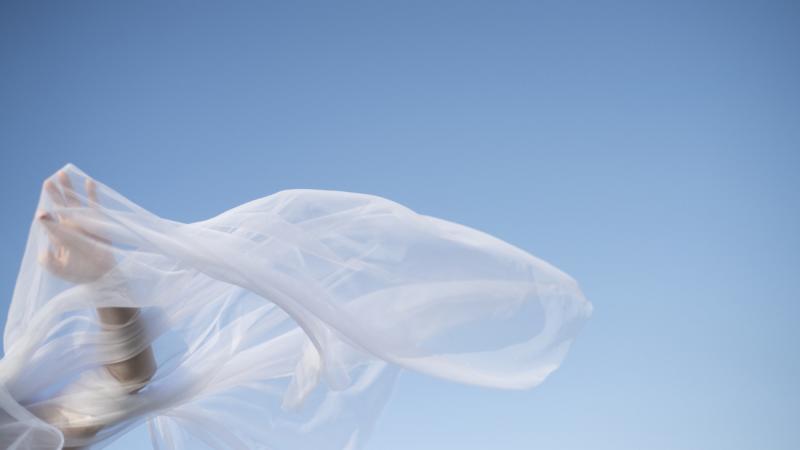 Továbbra is enyhe és száraz időjárásra számíthatunk, ám a szél viszont erőteljesebbé válik.