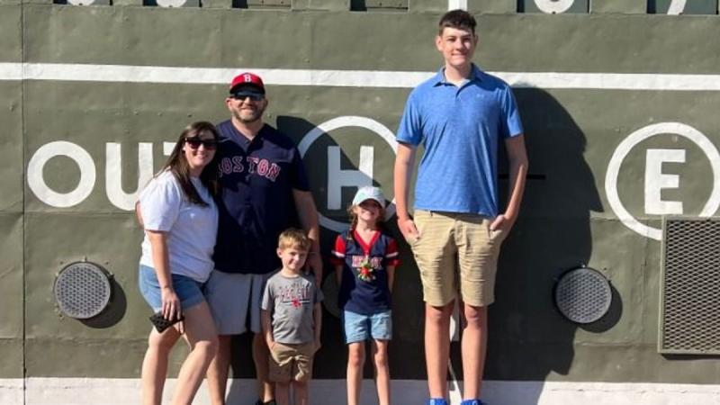 Tizenöt éves korában a fiú már túllépte a 2 méteres magasságot, és az orvosok egy szokatlan betegségre bukkantak, amely magyarázatot adott a rendkívüli növekedésére.